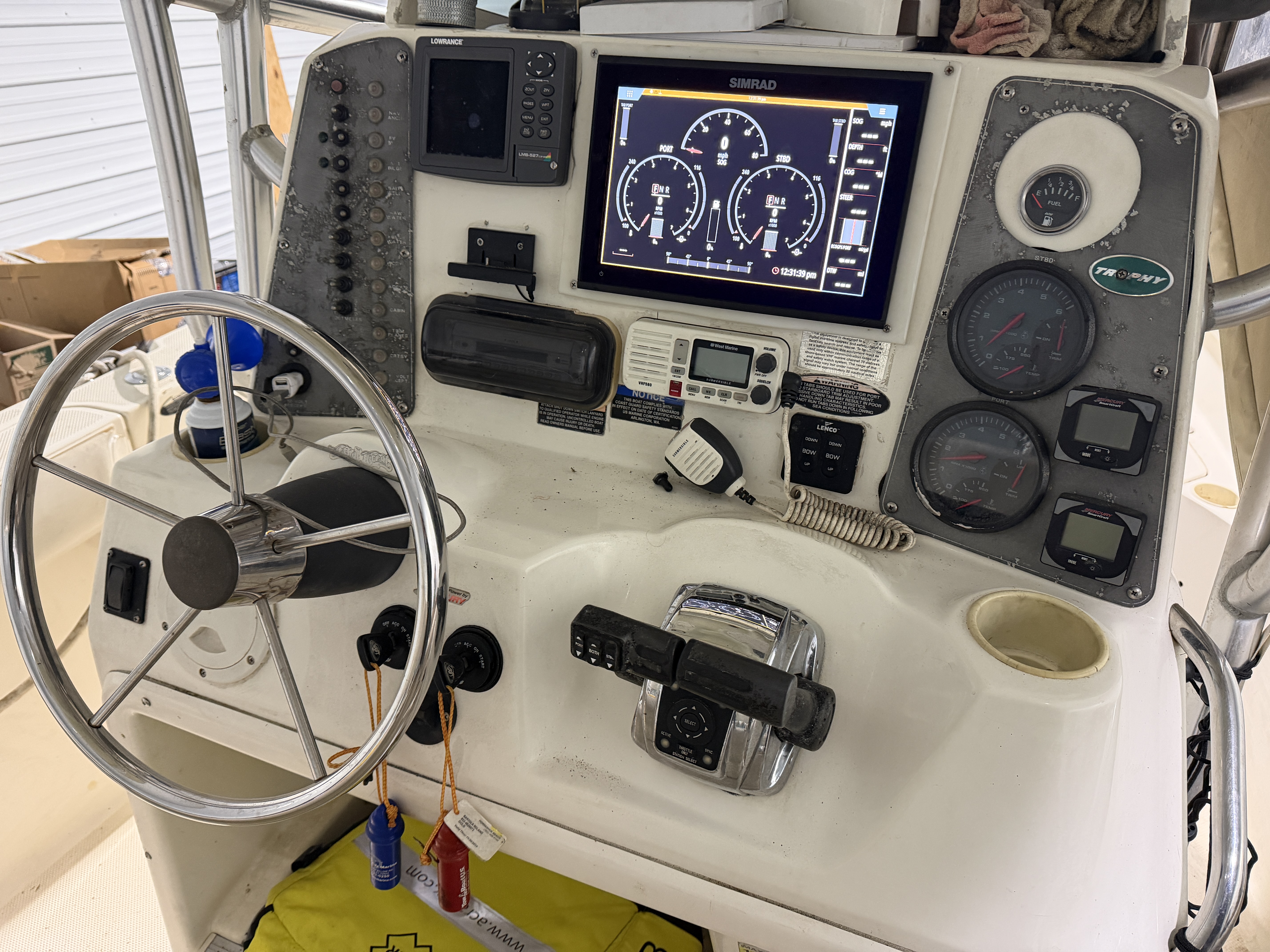 2005 Trophy 2503 Center Console